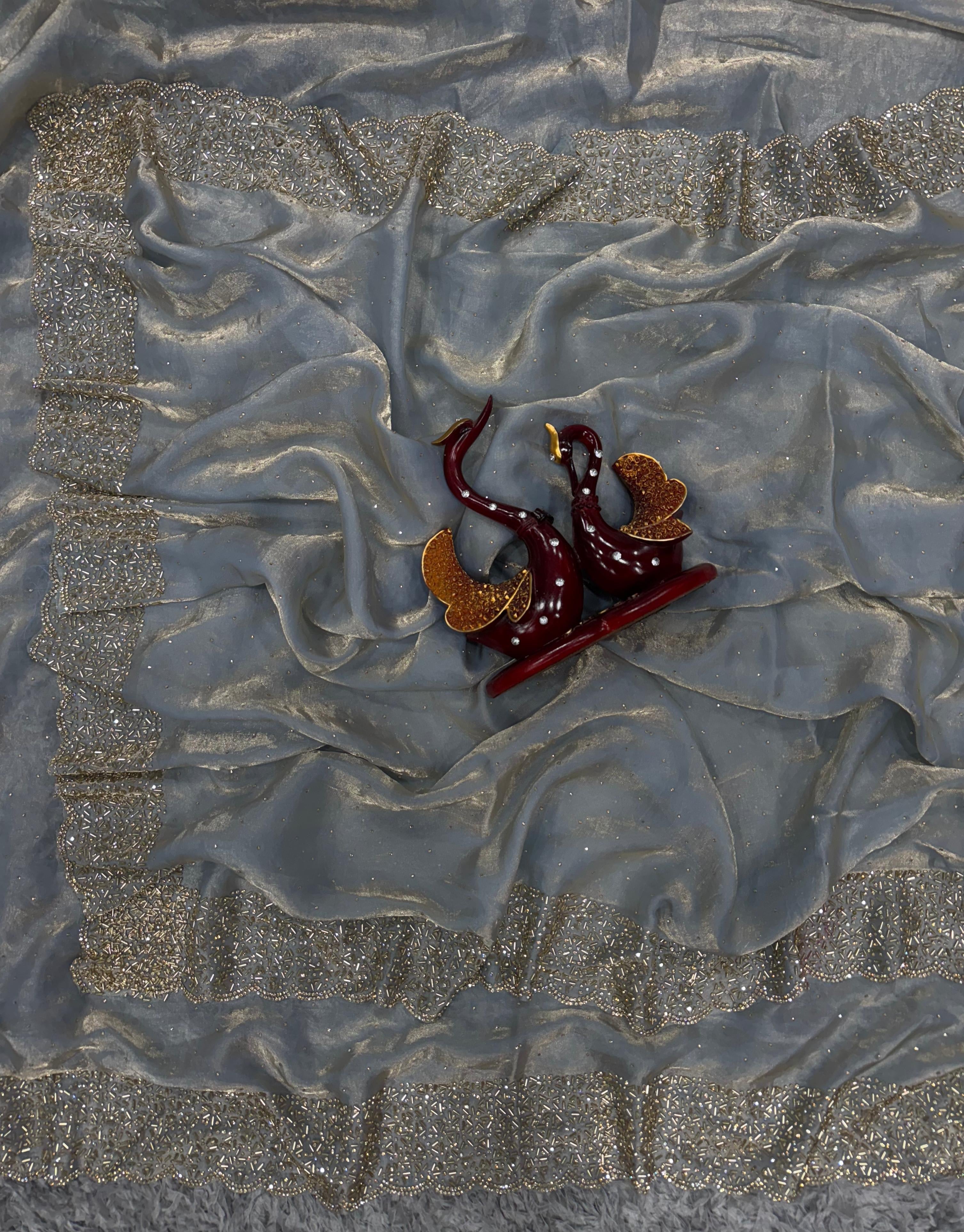 Aashvi shimmer Saree