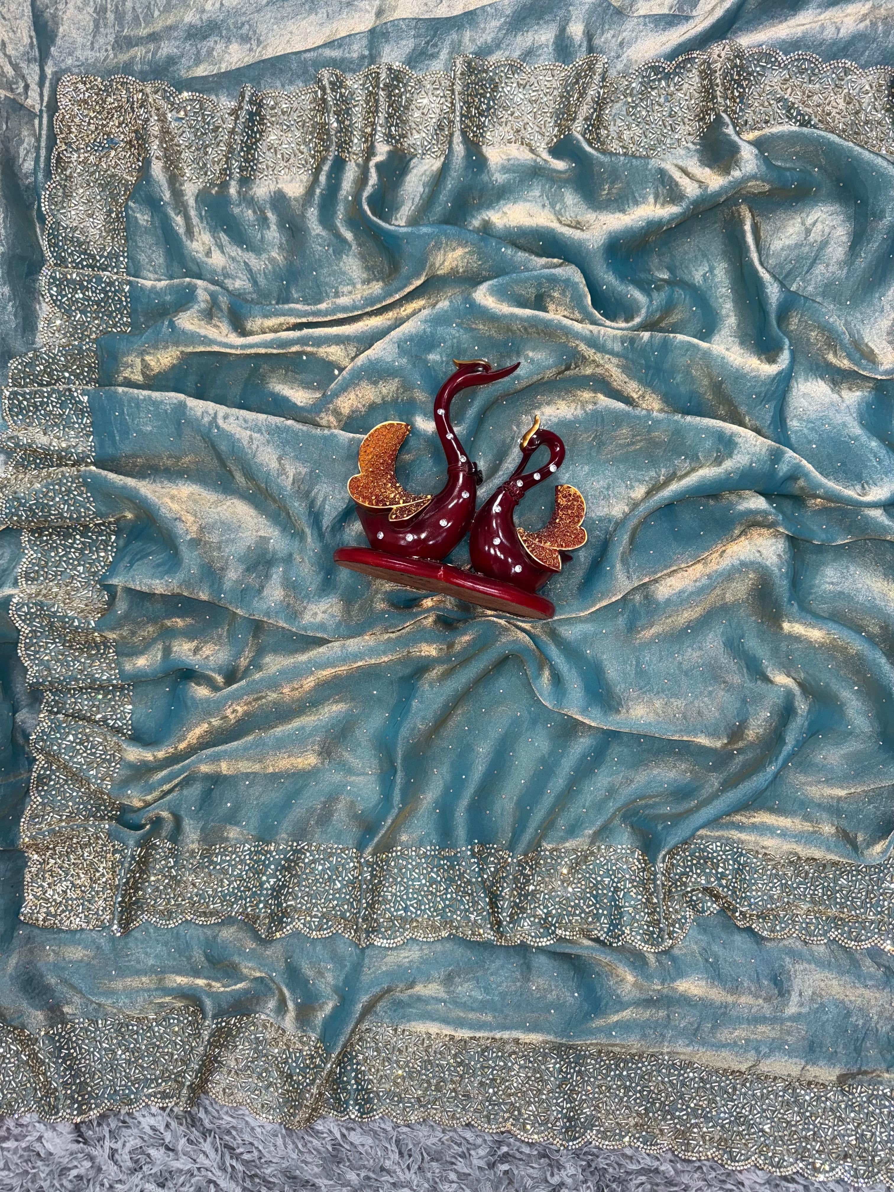 Aashvi shimmer Saree