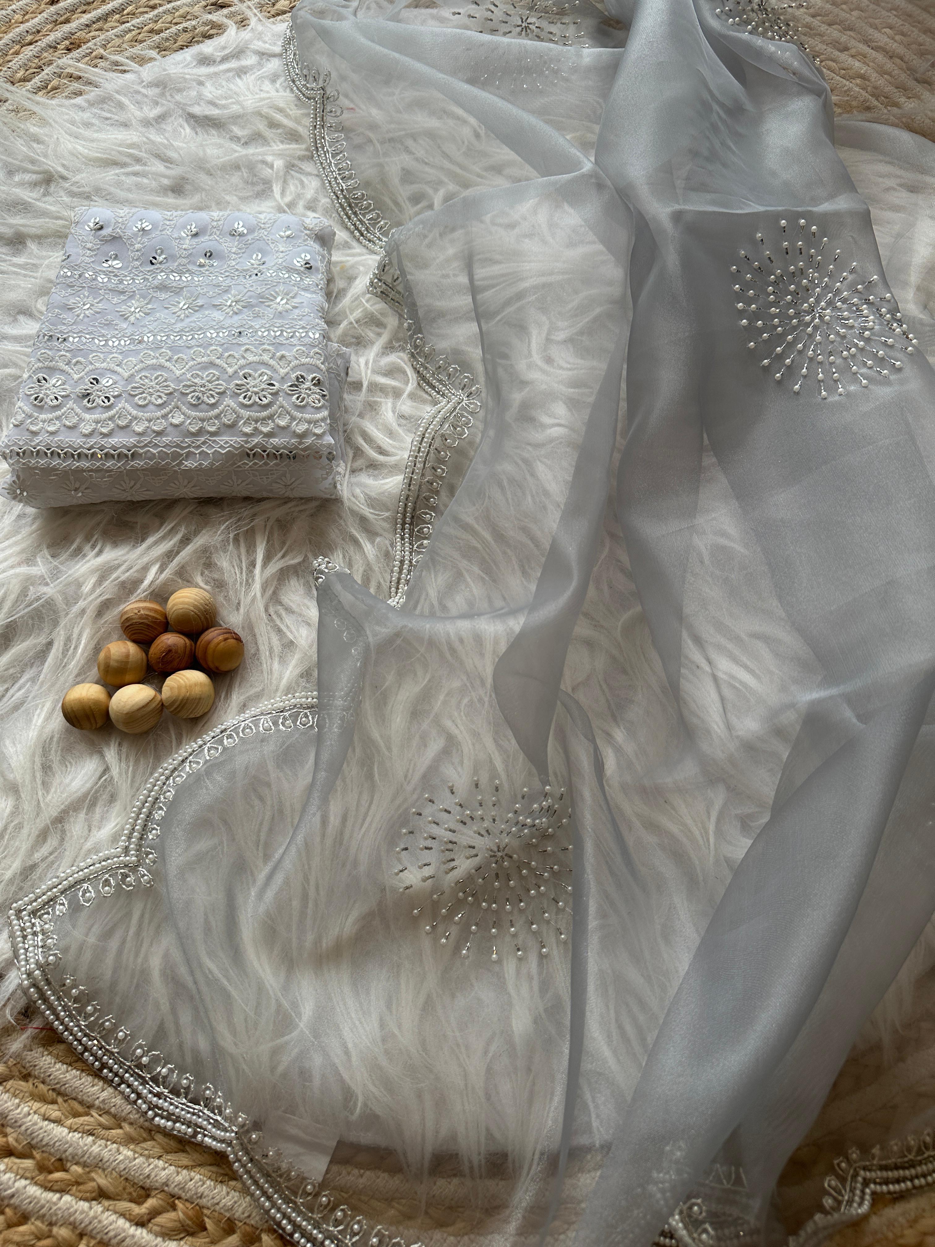 Carol Handwork Saree(Grey)